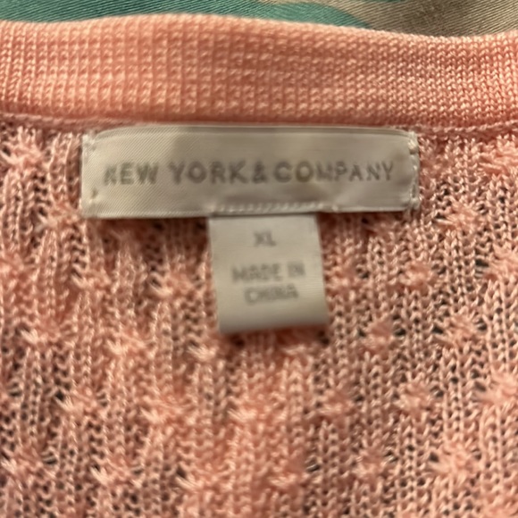 Pink top - Picture 2 of 5